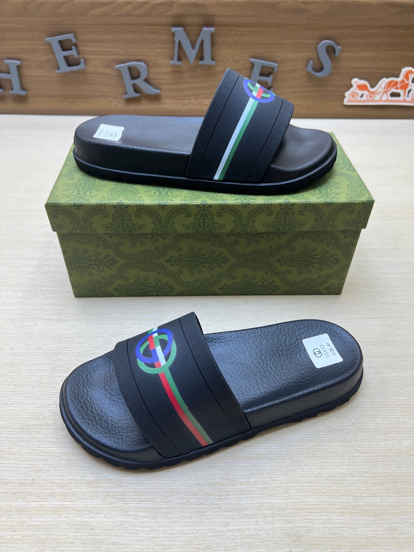 Z5R66B25 Popular Slippers