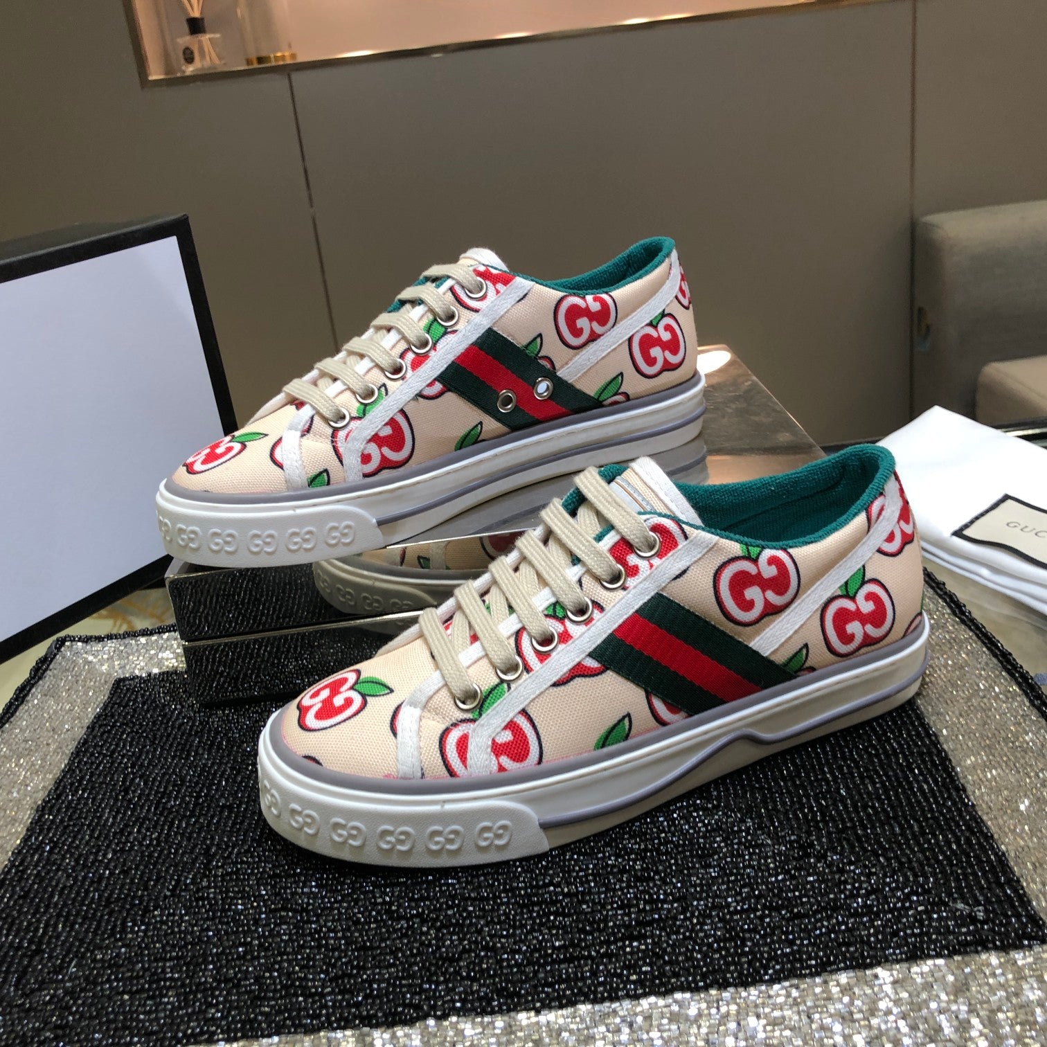 Z2Q105B207  Popular high-quality Shoes