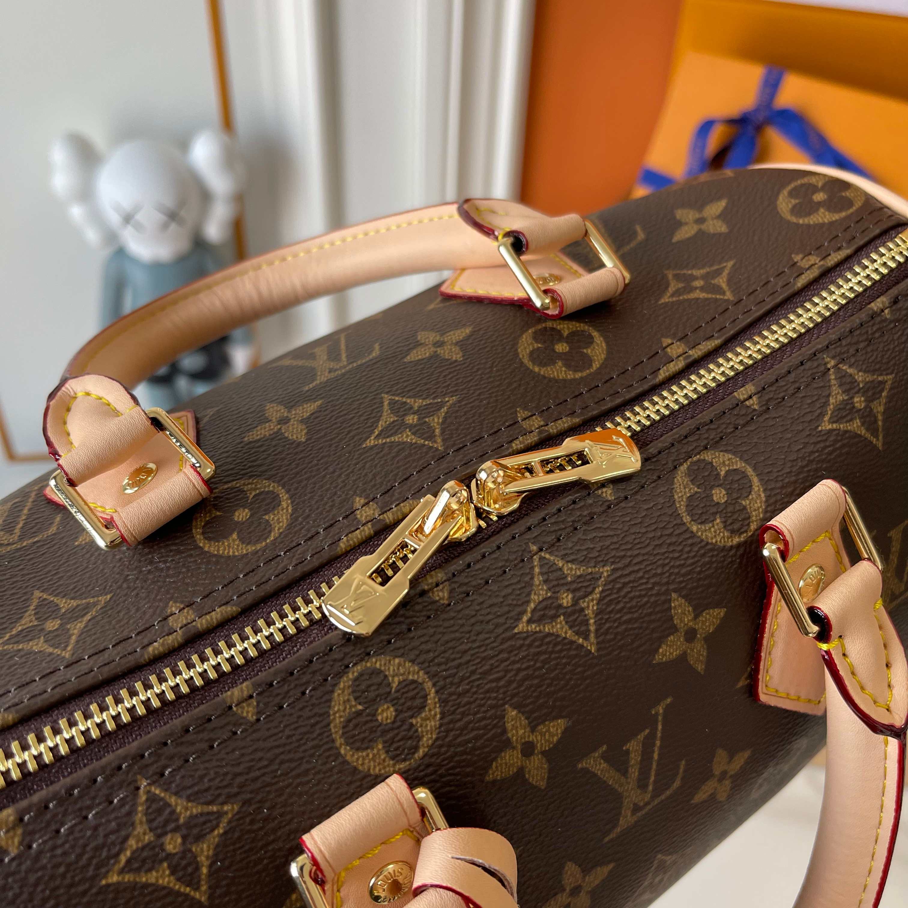 B1W25E87 Popular  leather bag