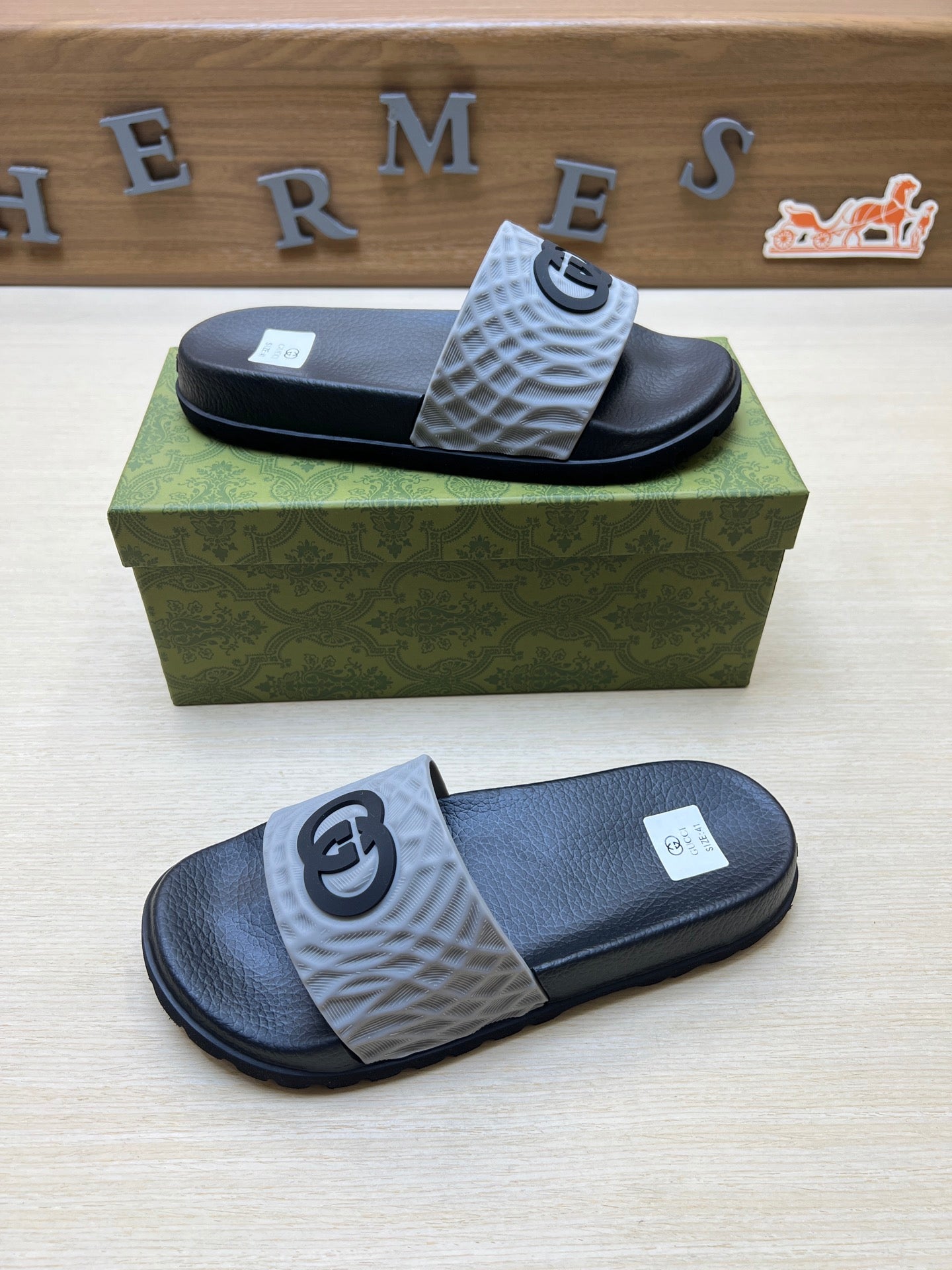 Z5R66B30 Popular Slippers