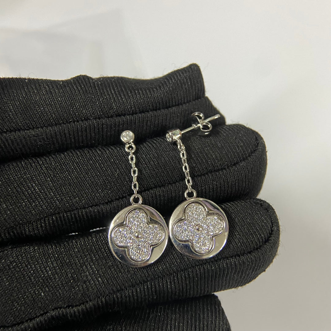 X5N76E15E Popular  Earrings