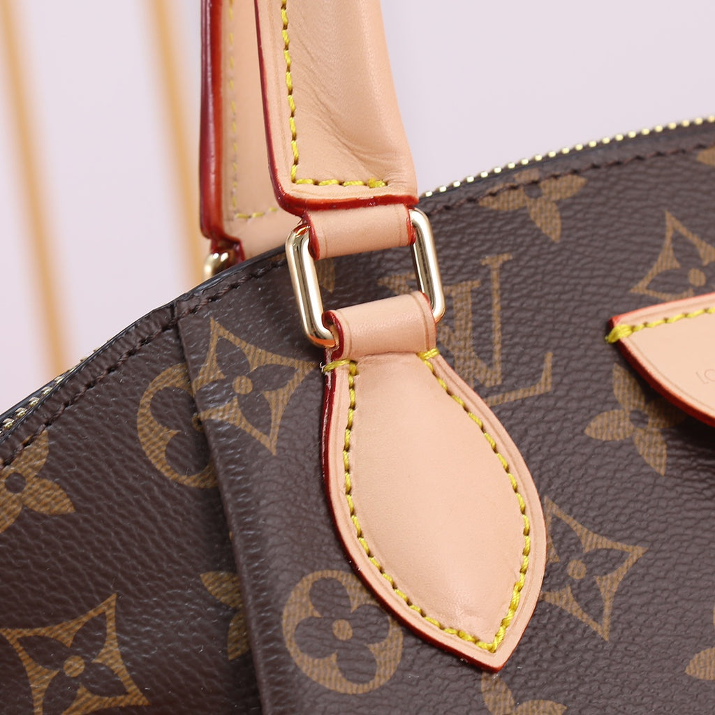 B12X43E126 Popular leather bag 