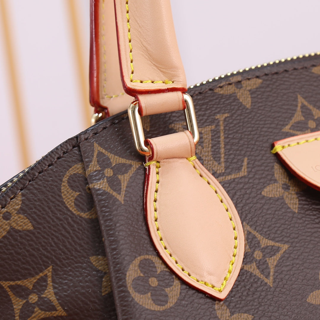 B12X43E126 Popular leather bag 