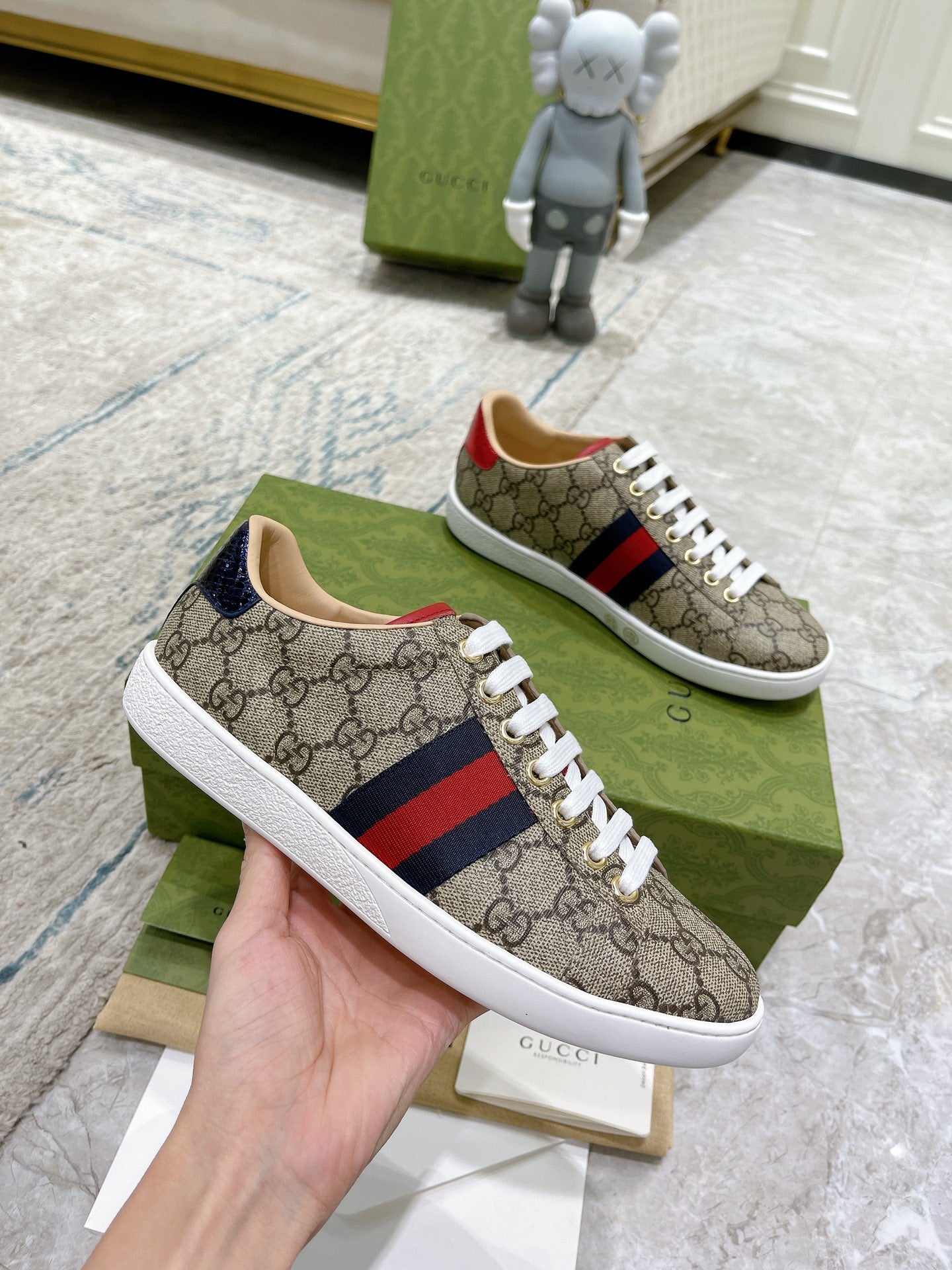Z2Q105B202 Popular high-quality Shoes