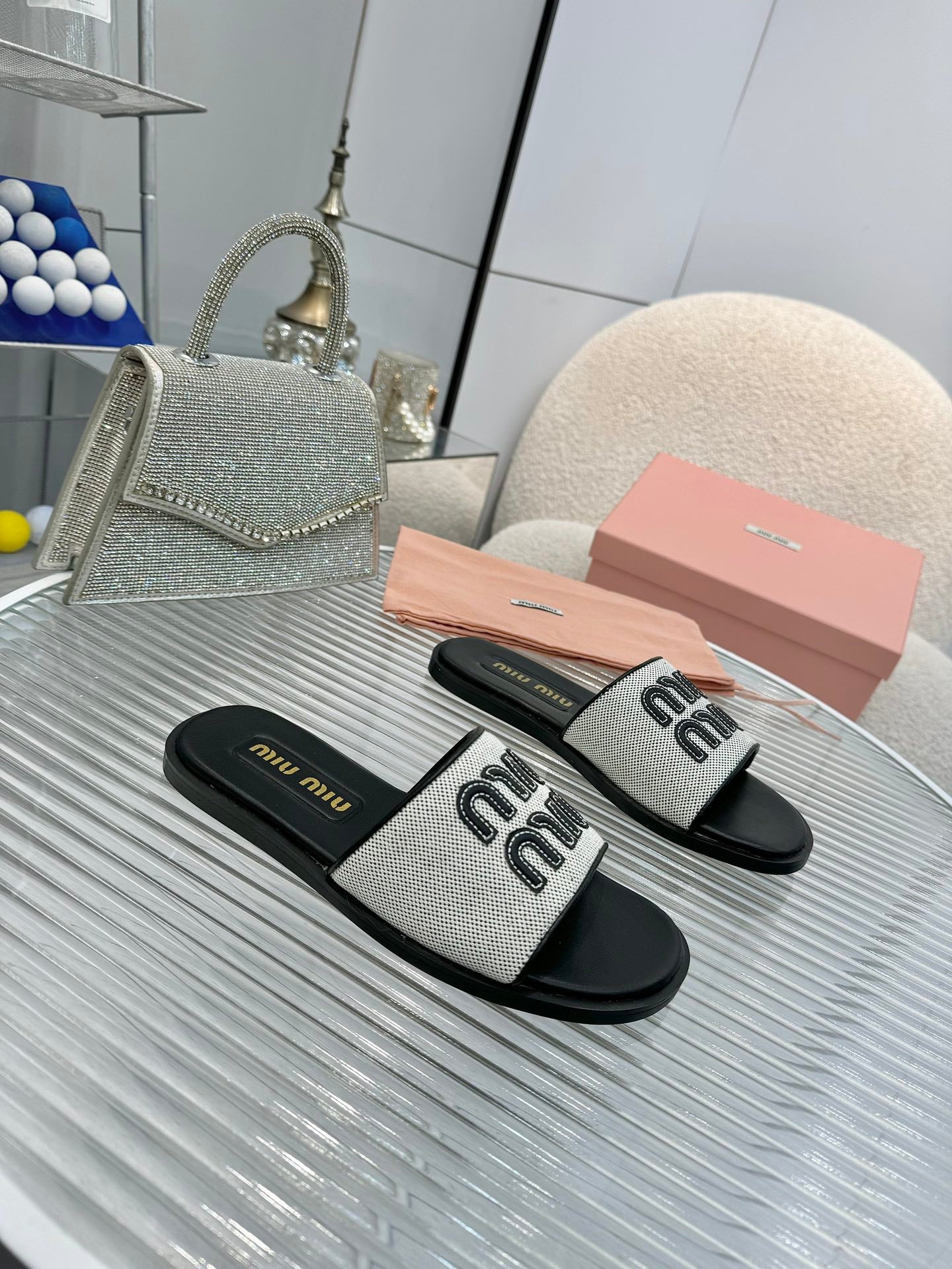 Z2N75E34  Popular leather shoes