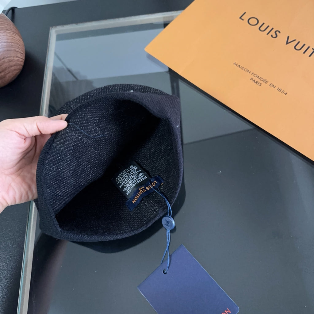 M1R86E18 Popular hats
