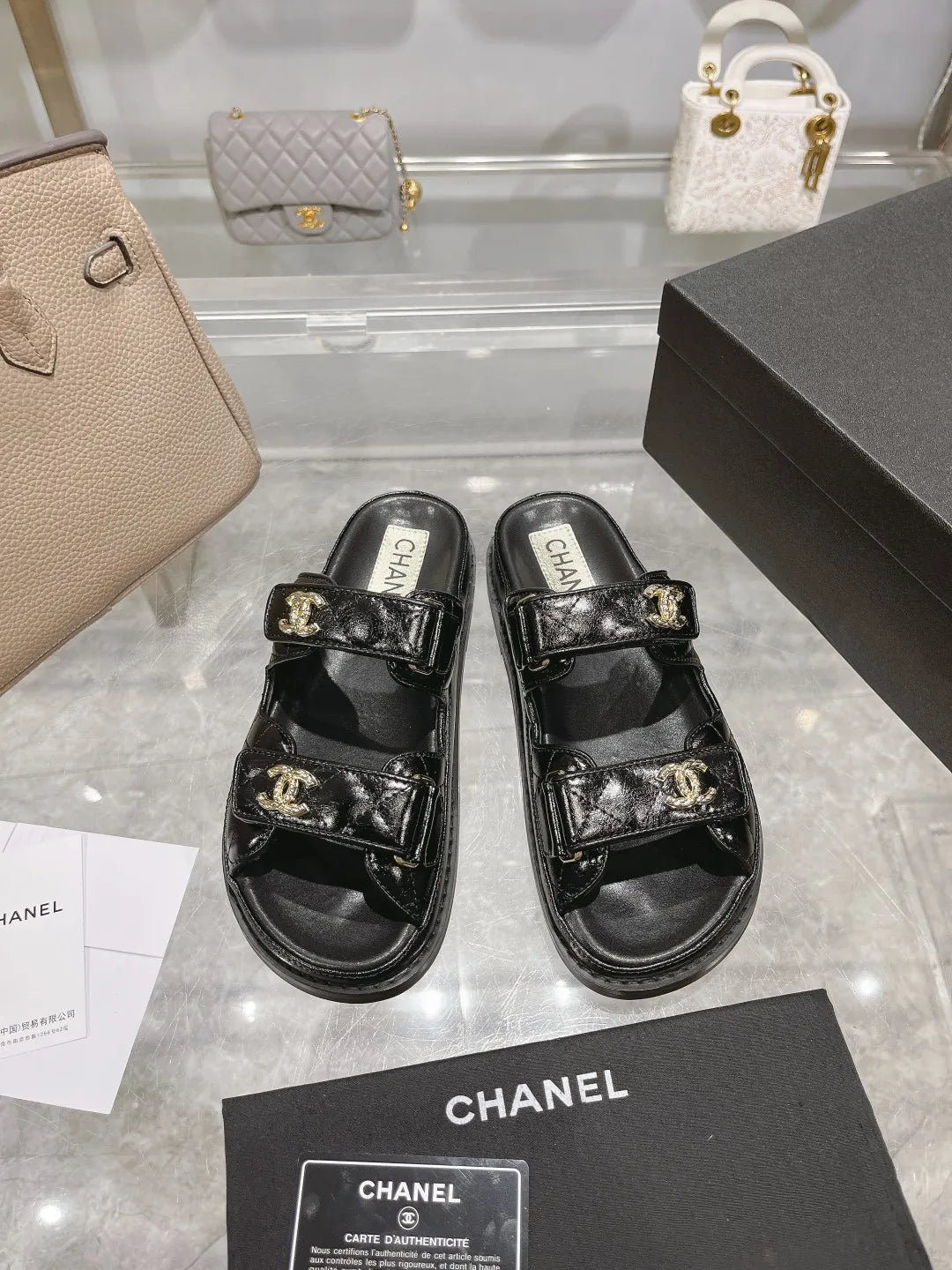Z2R45C9  Popular leather shoes