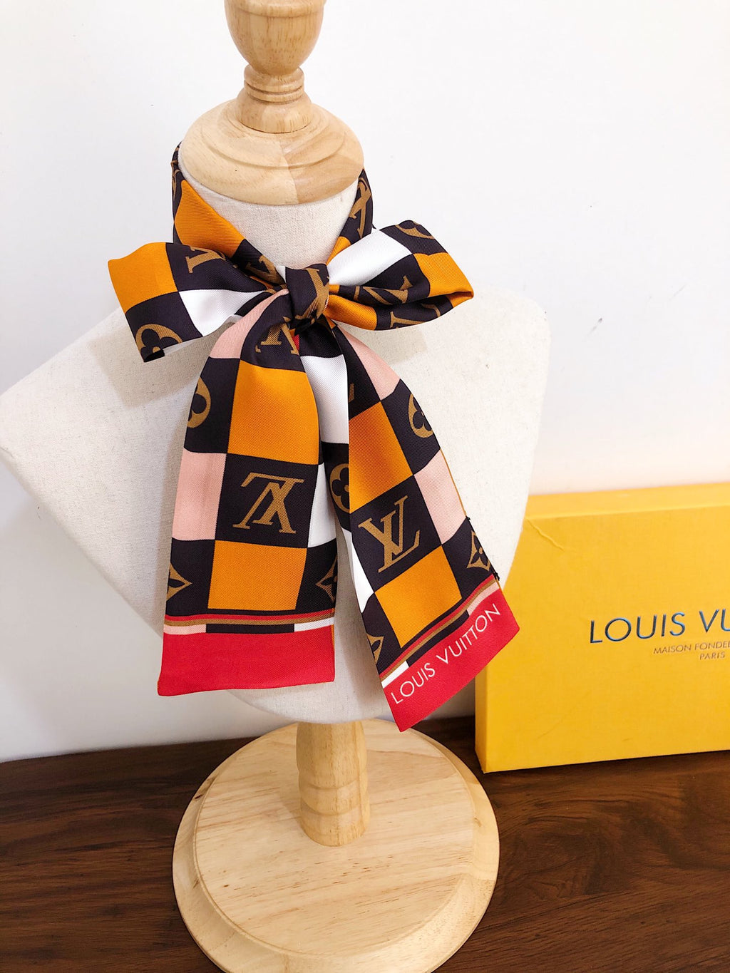 W1Z25E177  Popular Silk Scarve