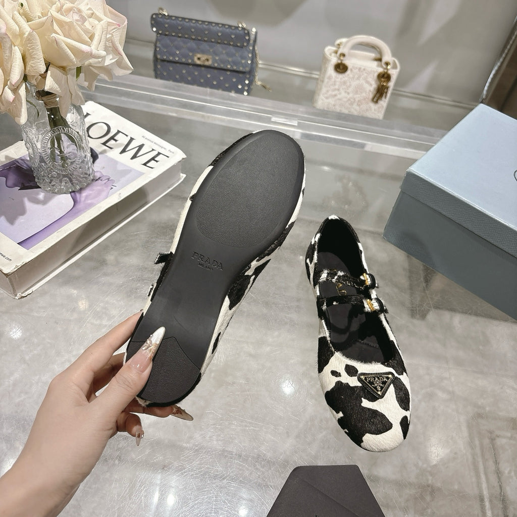 Z2Q95P114 Popular high-quality Shoes