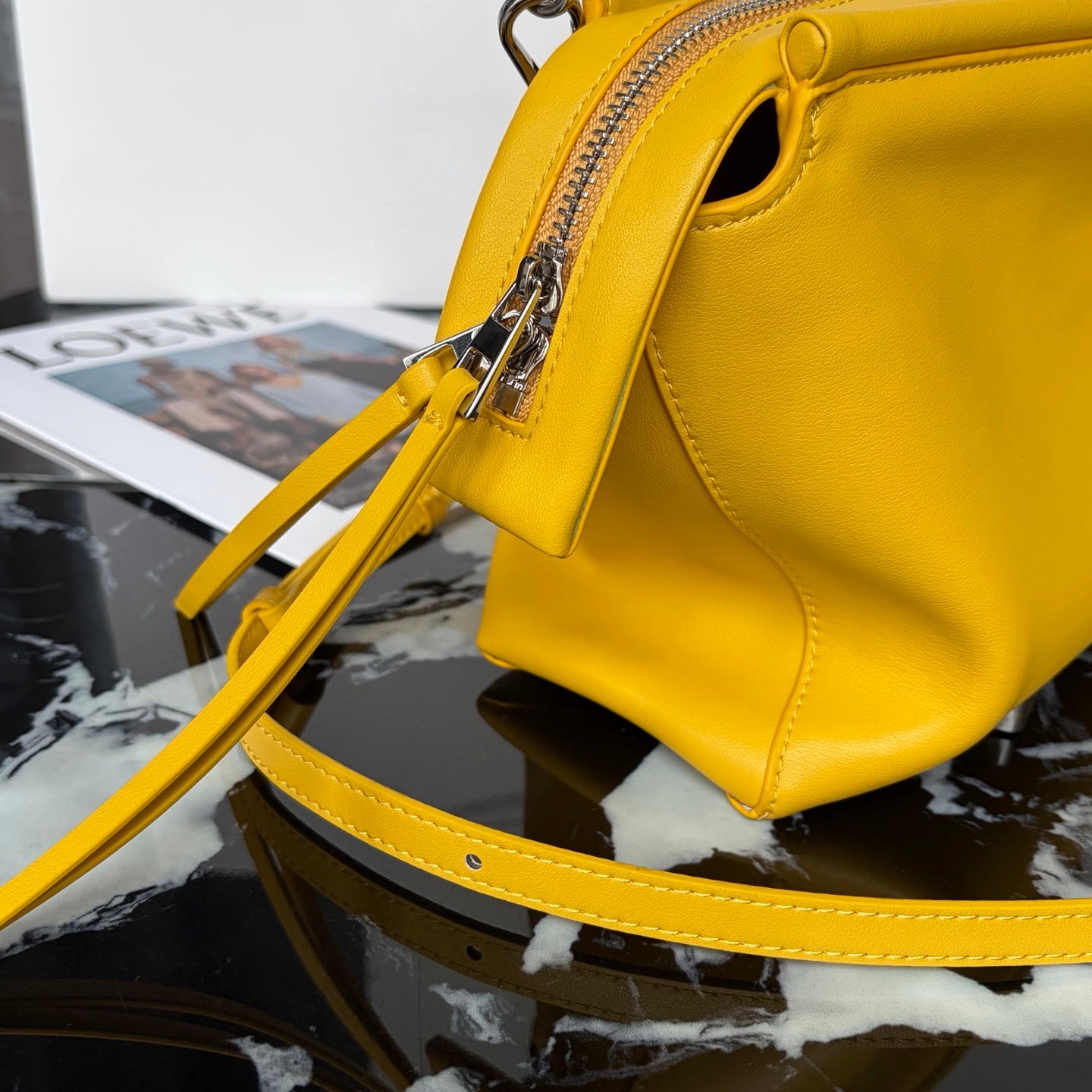 B1R66A15 Popular leather bag