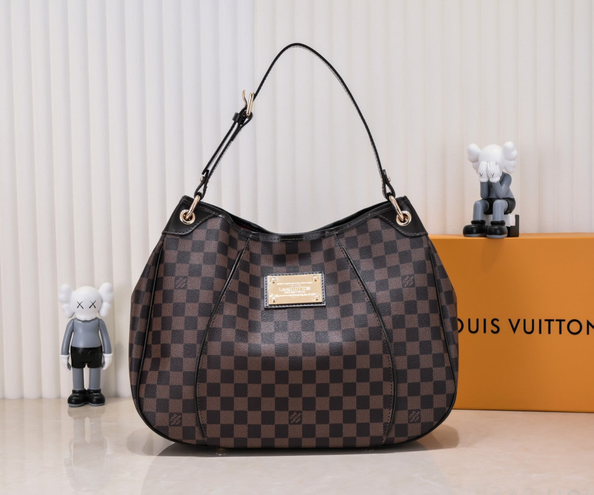 B1X43E63 Popular   leather bag 