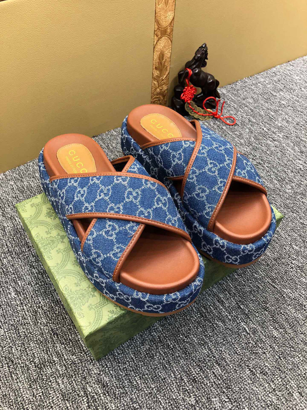 Z5YB69 Popular Slippers