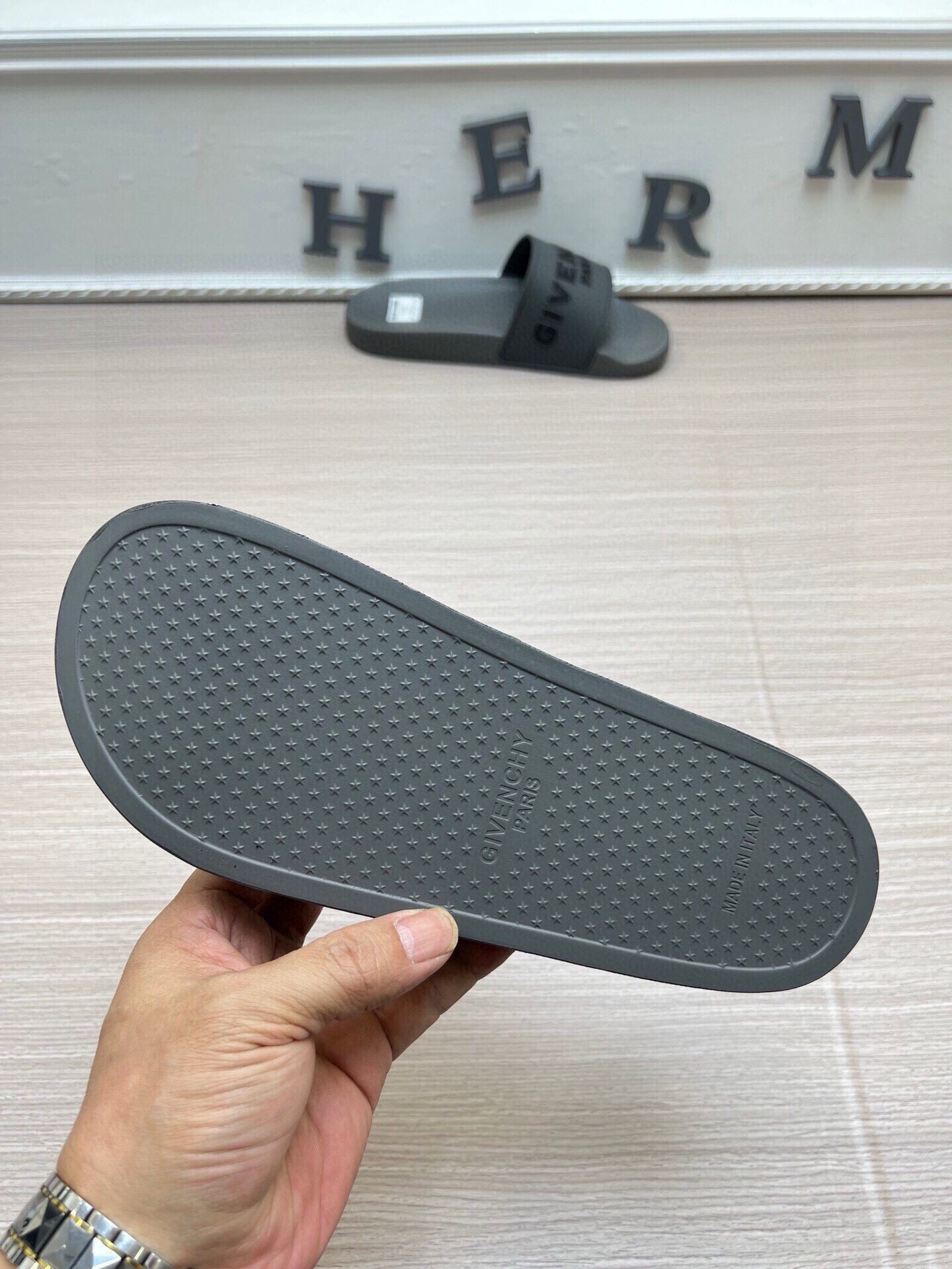 Z5Z35GV263  Popular Slippers