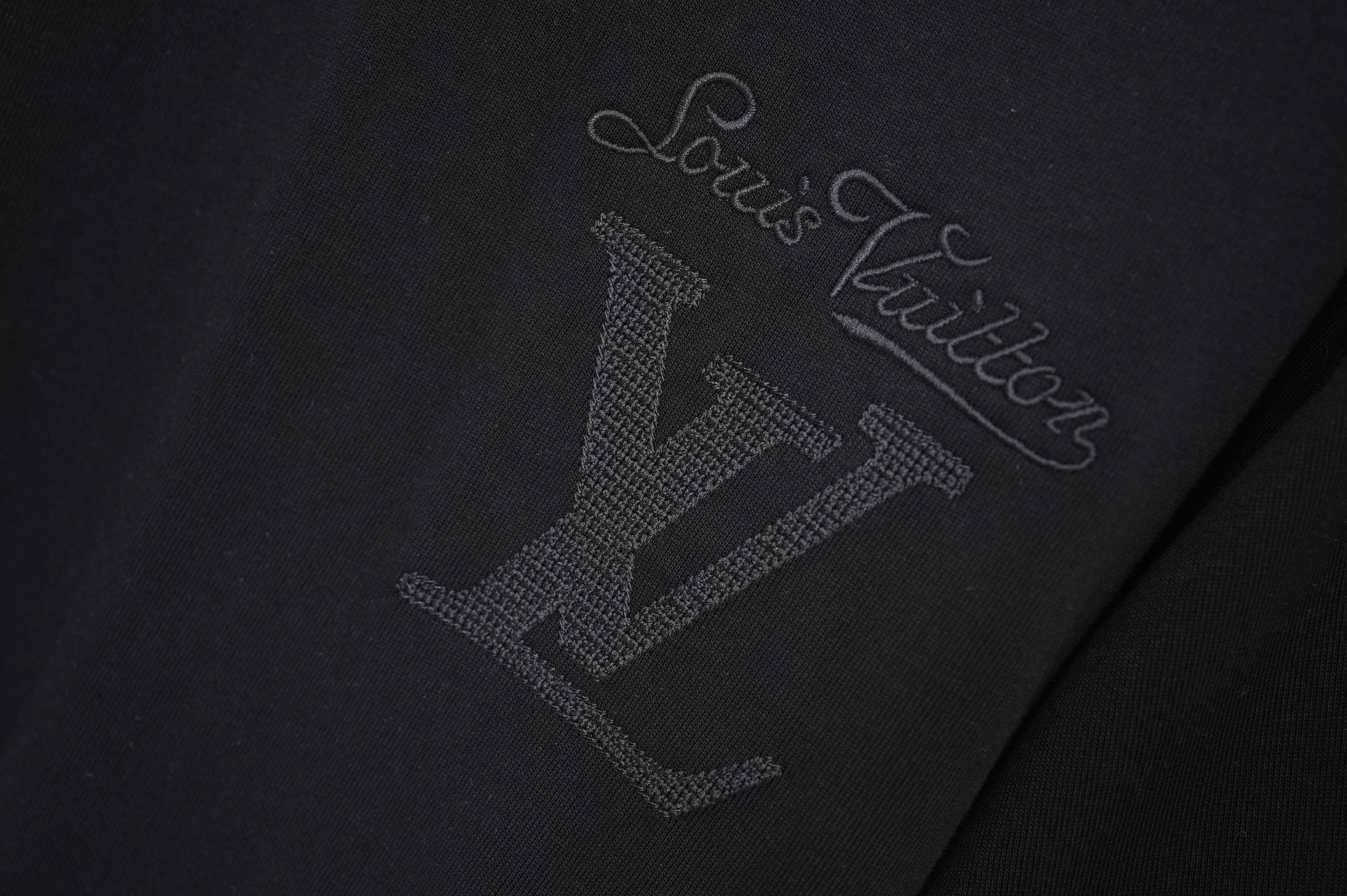 U1R86E12 Popular T-shirts