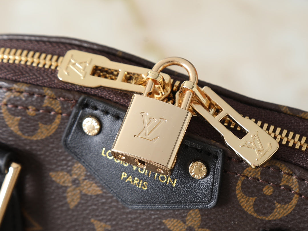 B1P46E88 Popular leather bag
