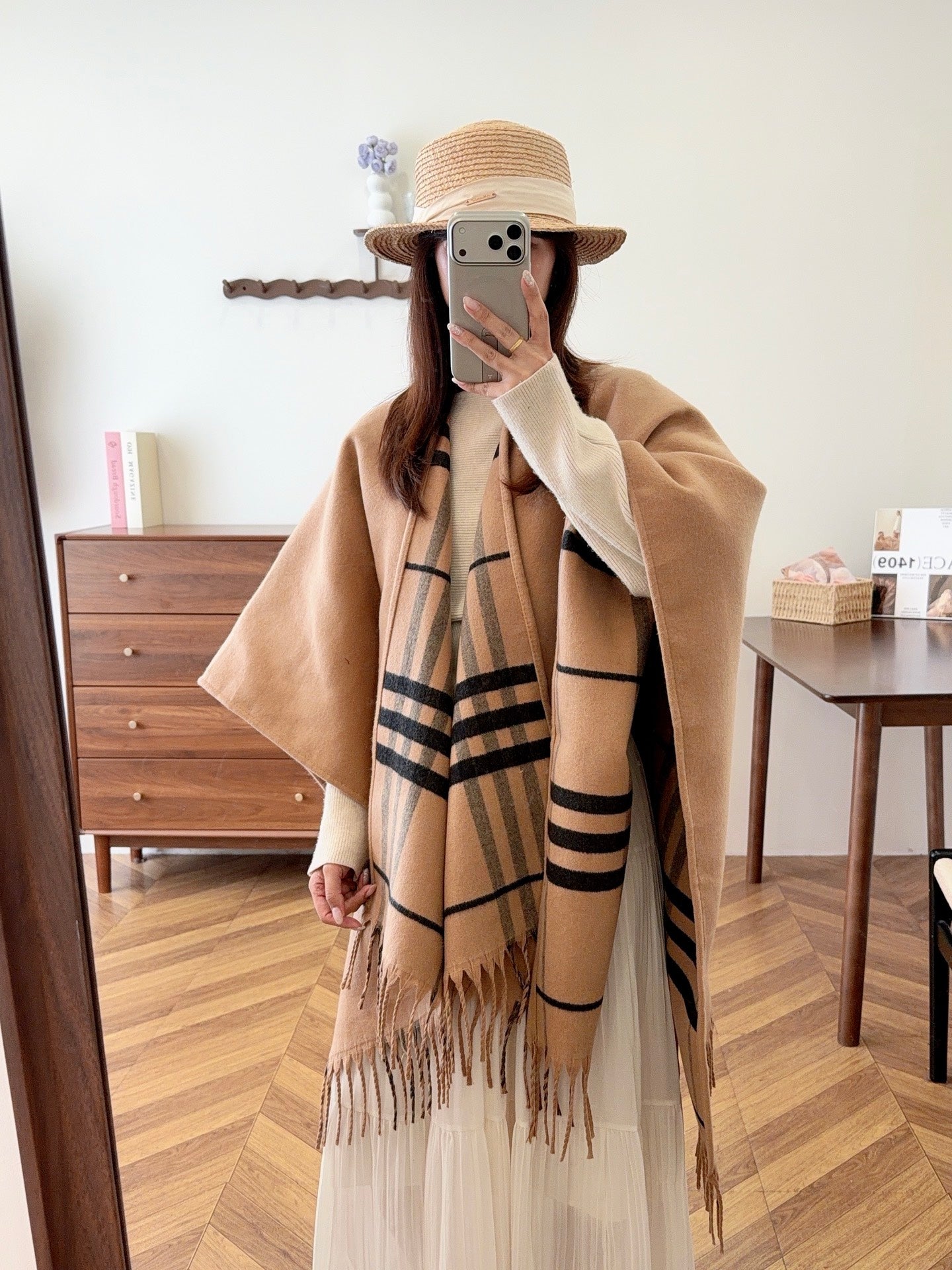 W1R86R67 Popular cape