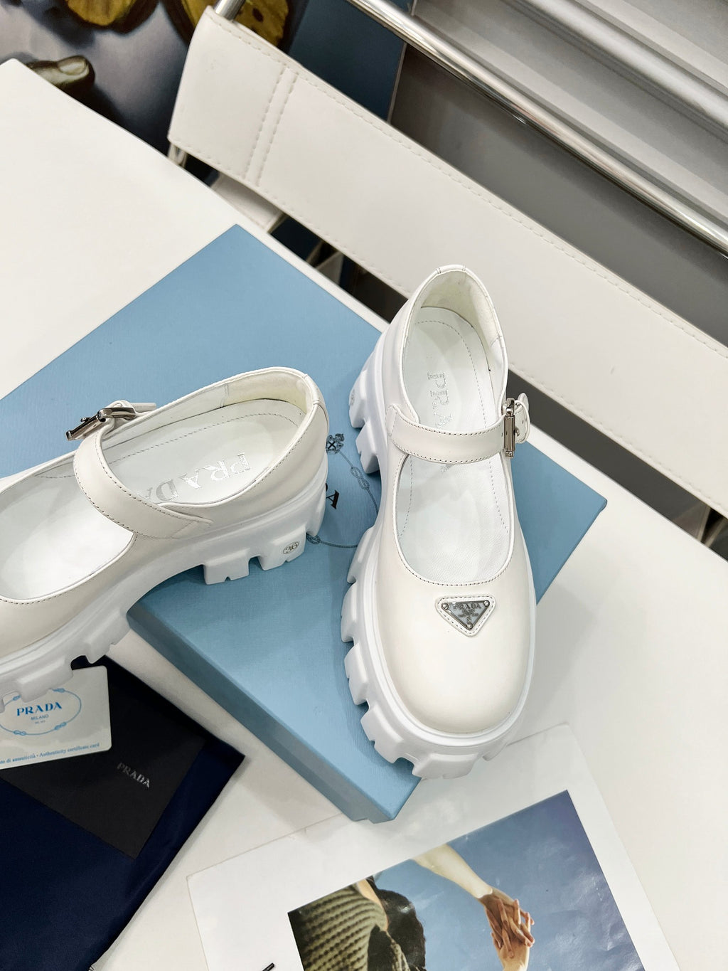 Z2Q95P143  Popular high-quality leather Shoes