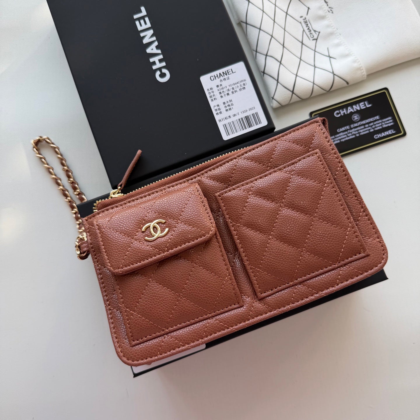 B1P46C22 Popular leather bag