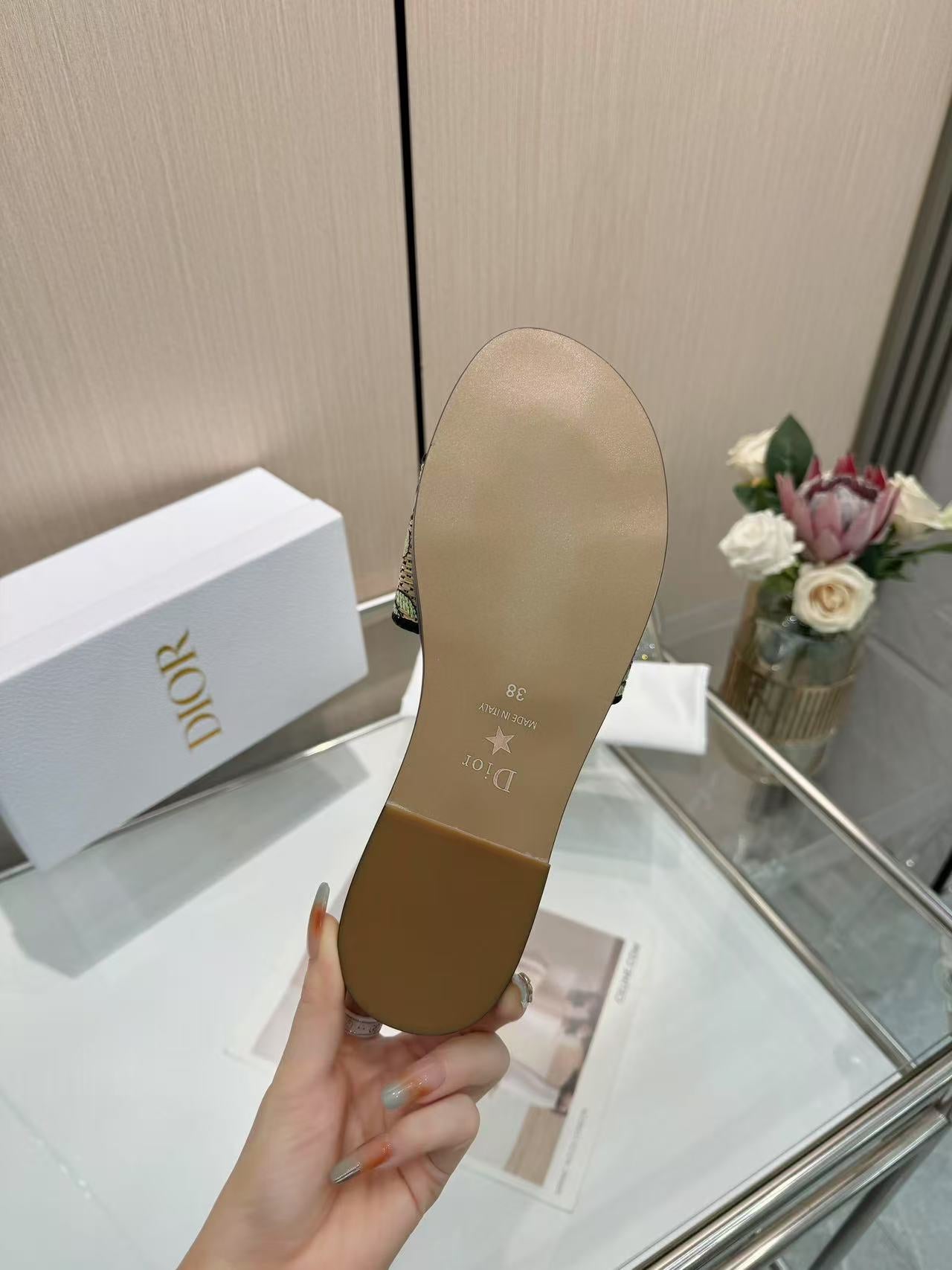 Z2Z85D67  Popular Peather Slippers