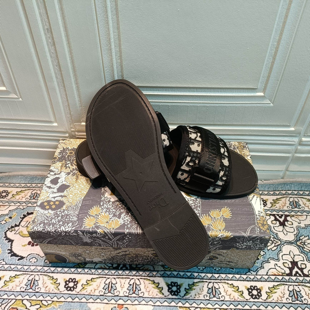 Z1ZD20 Popular Slippers