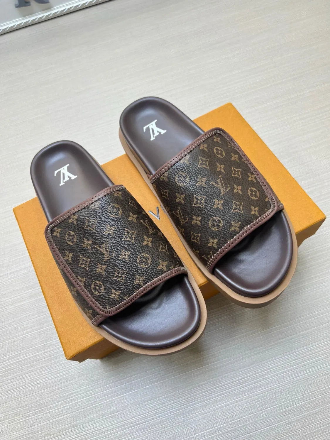 Z5WE246 Popular Slippers