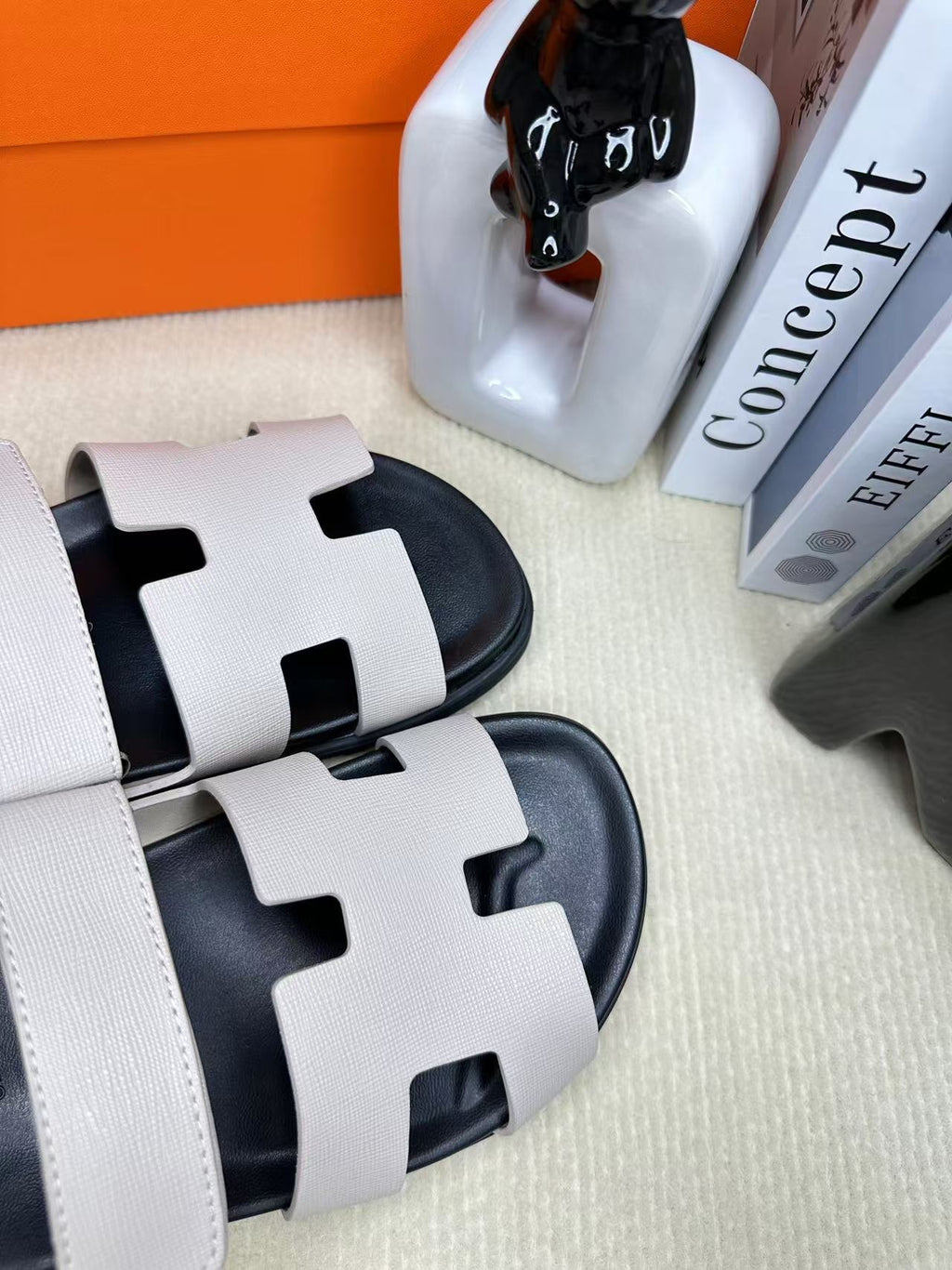 Z2Q55H28 Popular leather shoes