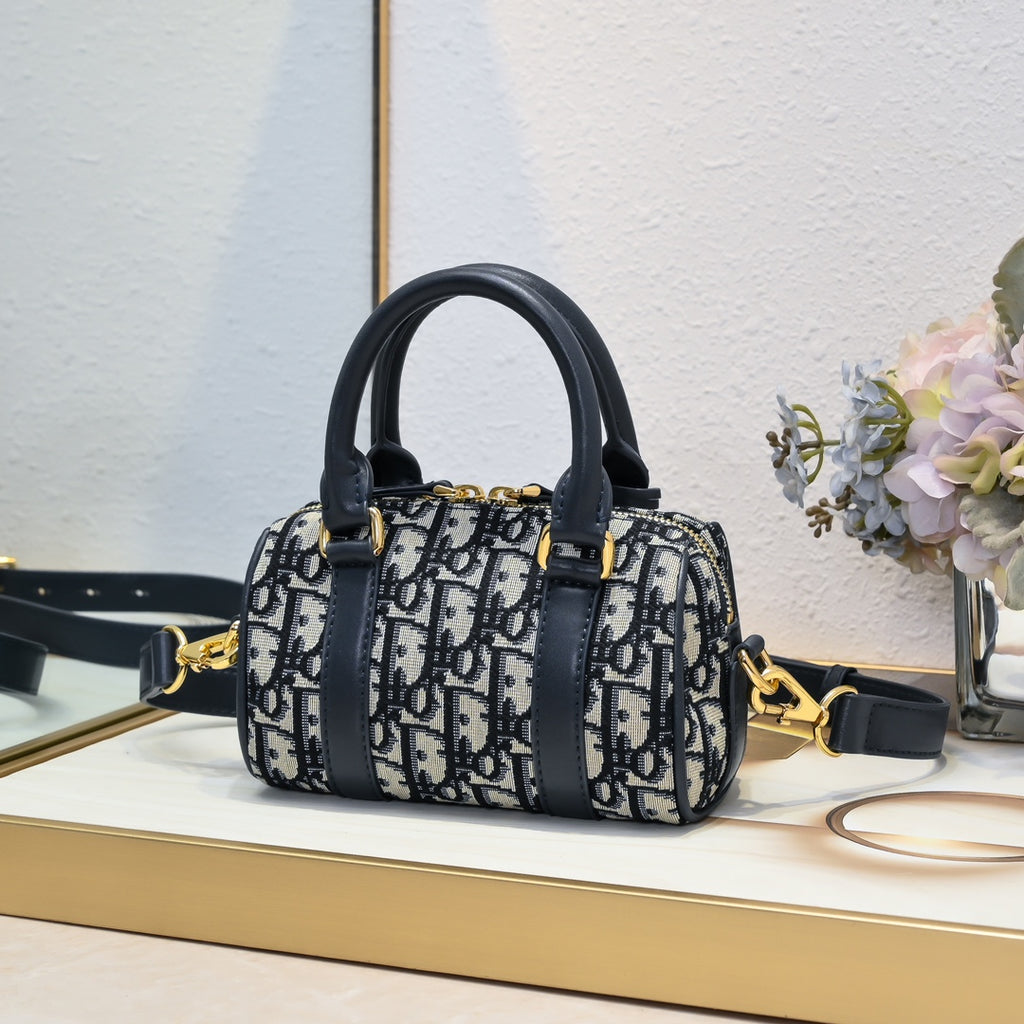 B1W15D32 Popular  leather bag
