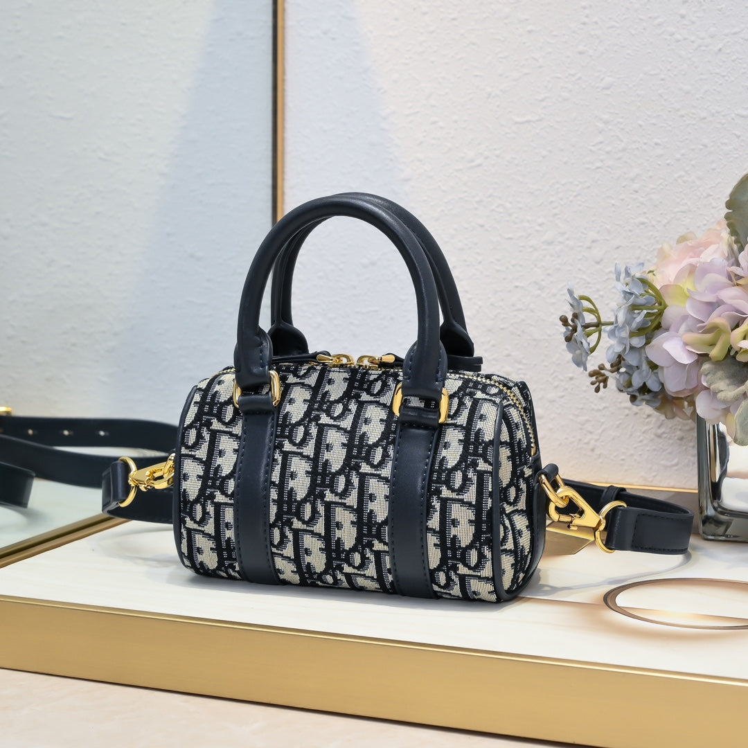 B1W15D32 Popular  leather bag