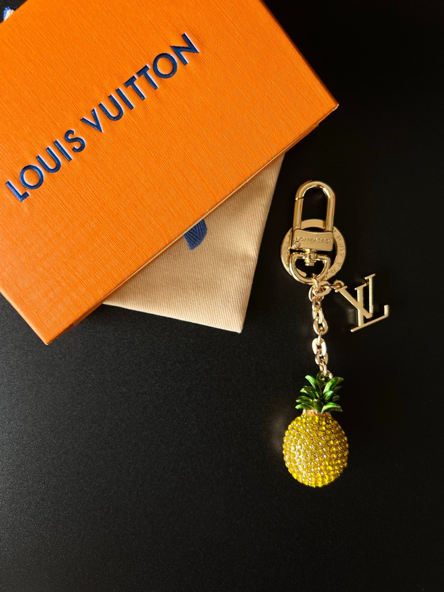 A1R76E54 Popular bag 's charms accessories