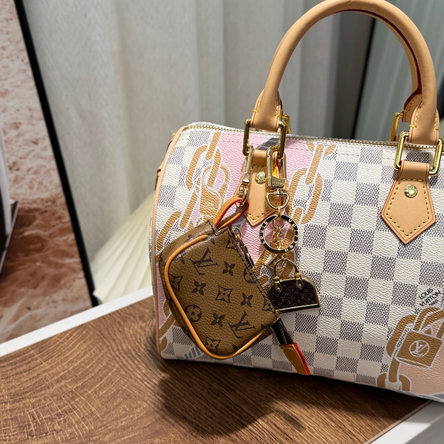 A1Z105E45 Popular bag 's charms accessories