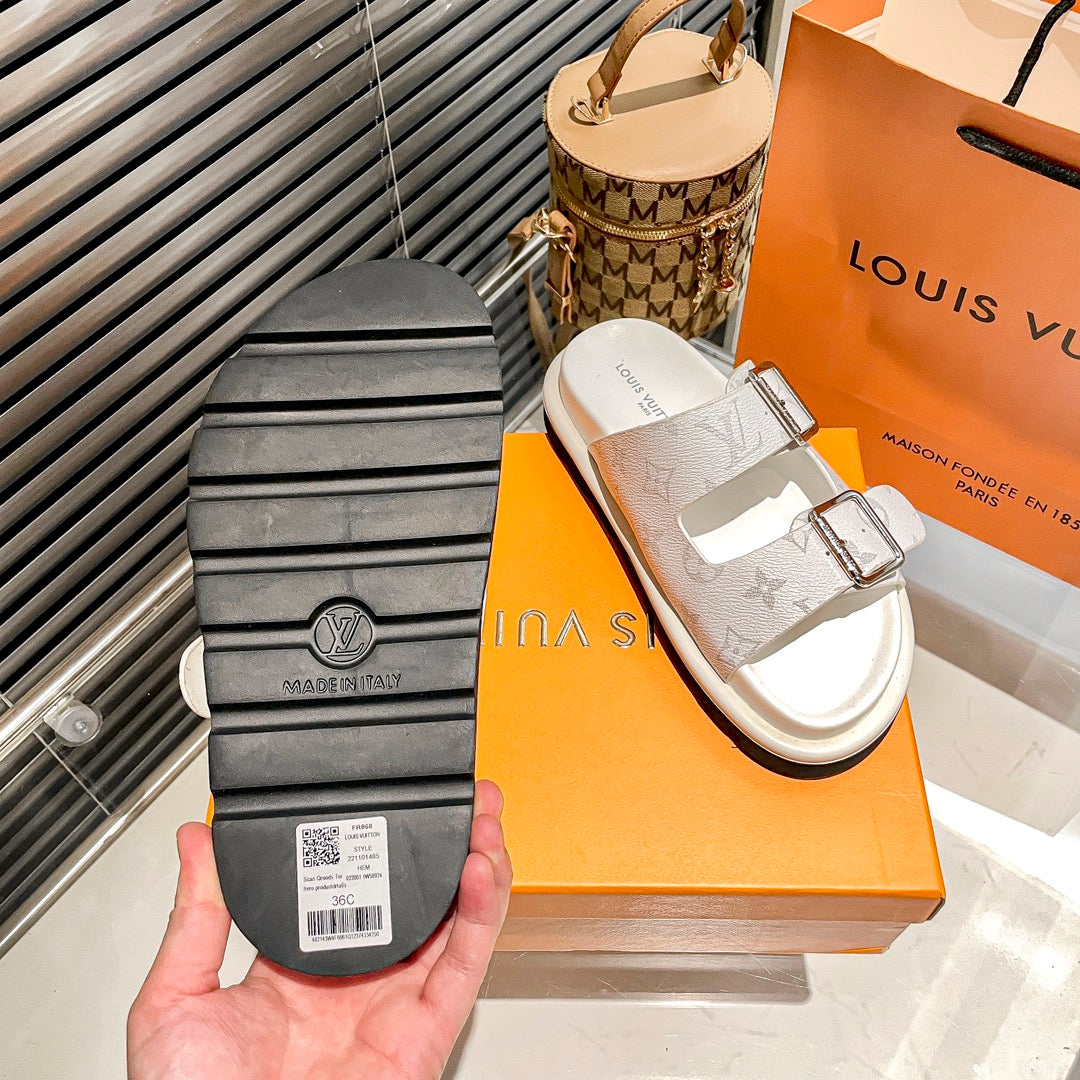Z1Z54E194 Popular Slippers