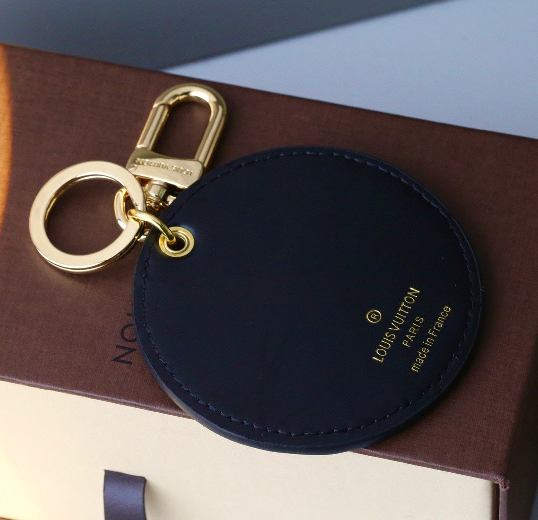 A1Q105E23 Popular bag 's charms accessories