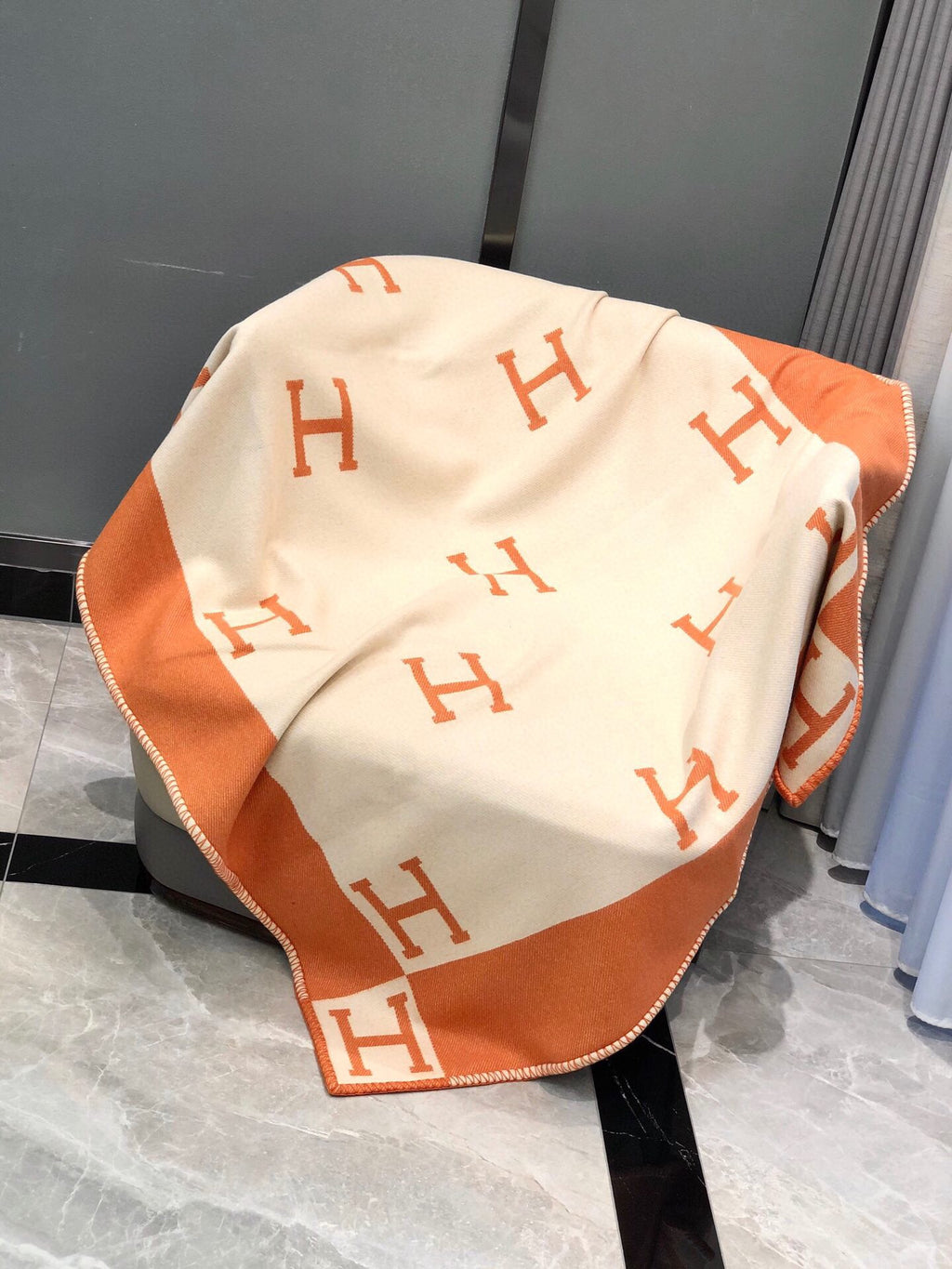 W1R86H28 Popular blanket