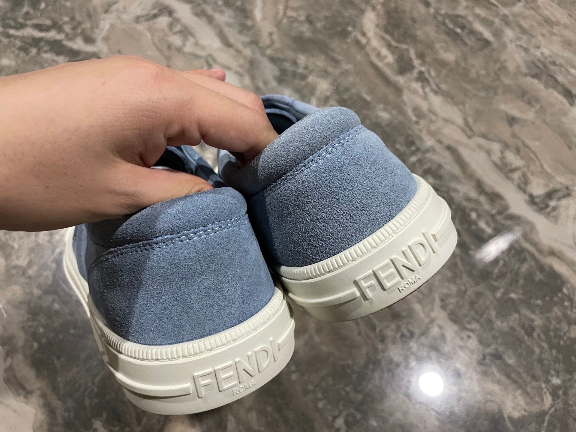 Z2Q95F141  Popular high-quality Shoes