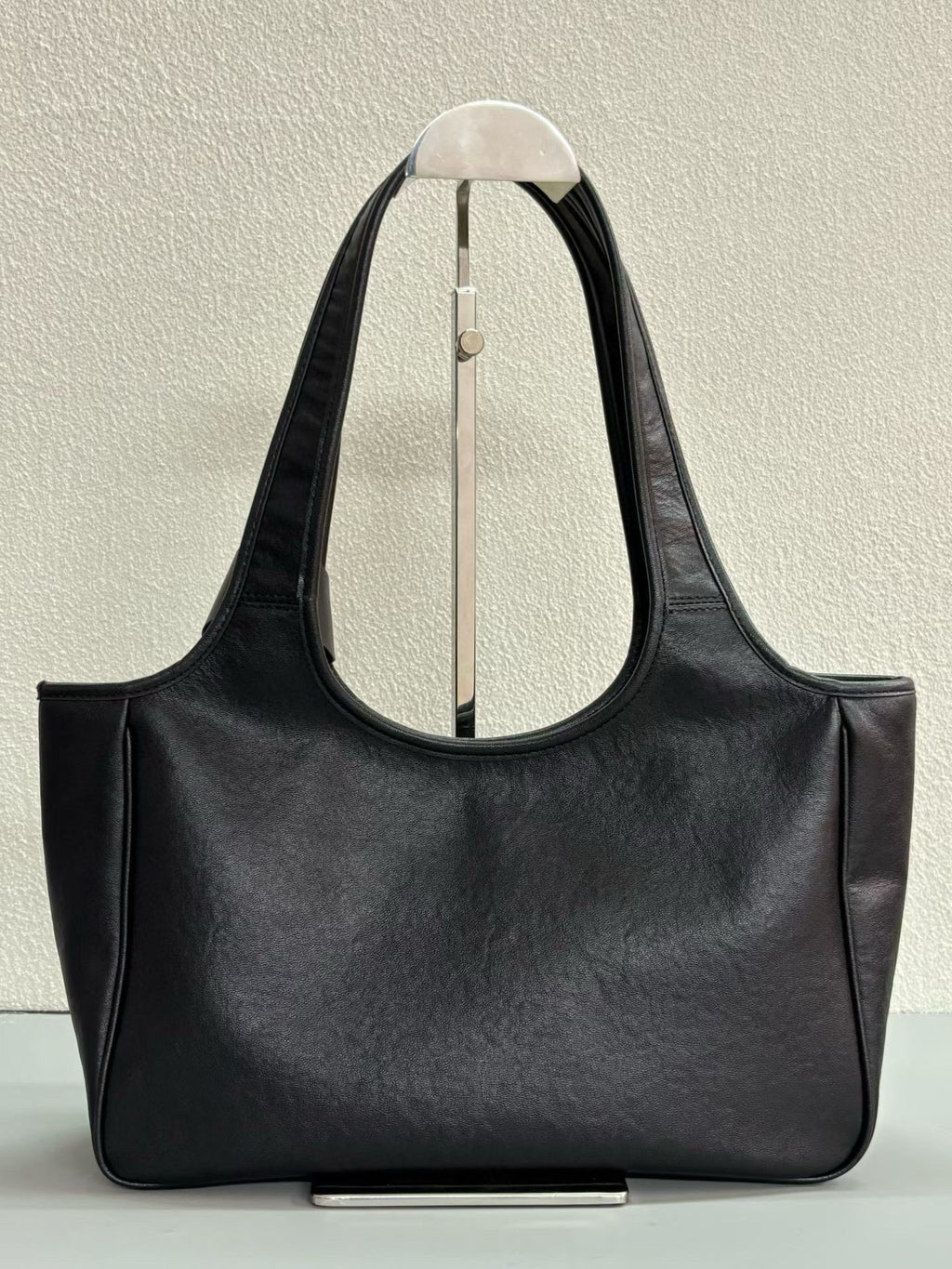 B1N36J11 Popular leather bag