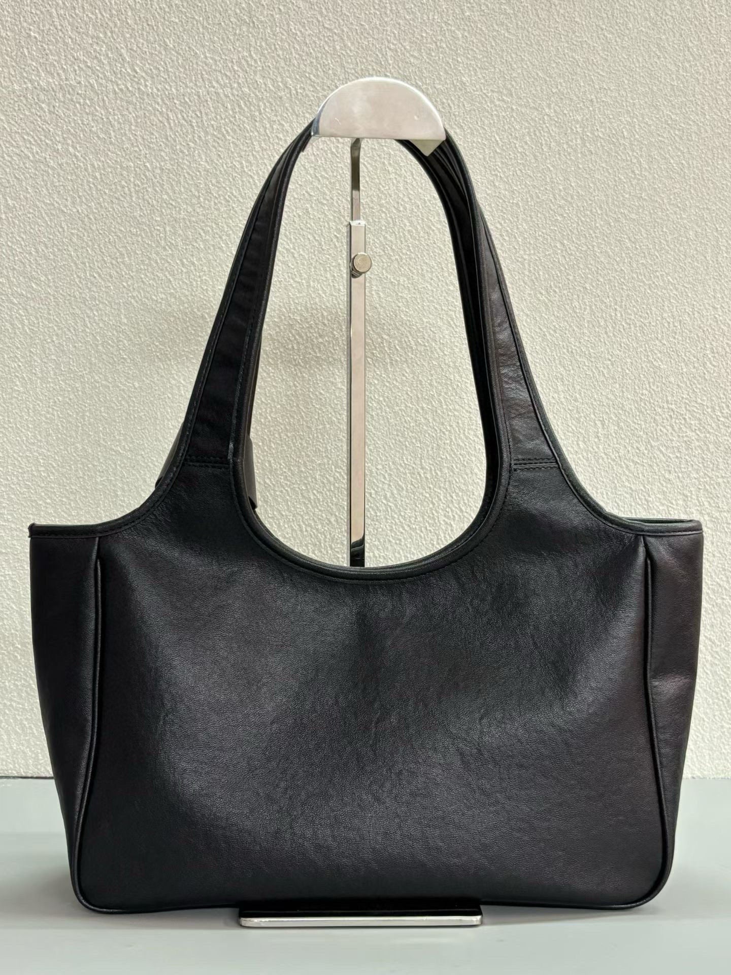 B1N36J11 Popular leather bag