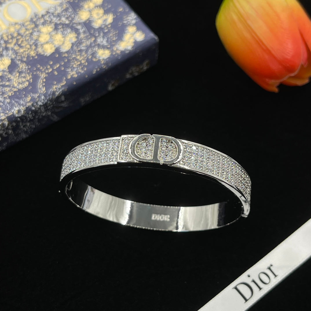 X1Z94D673K  Popular Bracelets