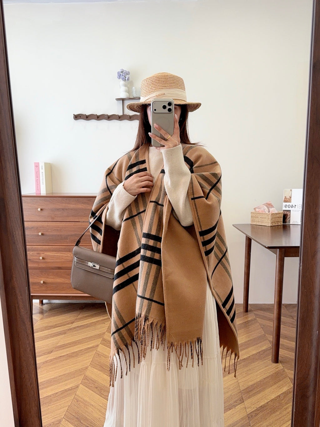 W1R86R67 Popular cape