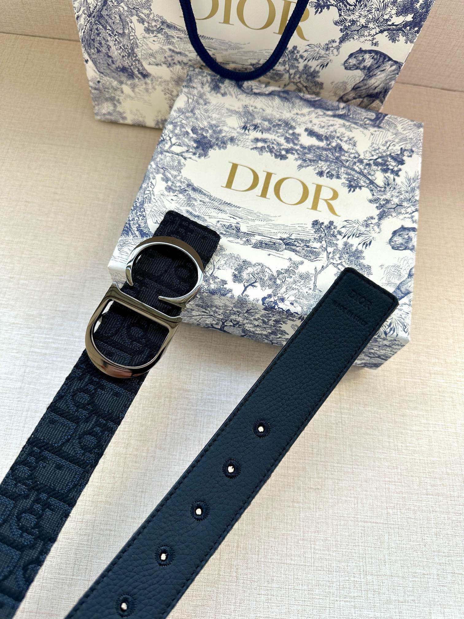 P1R55D206 Popular   High quality belt With full package