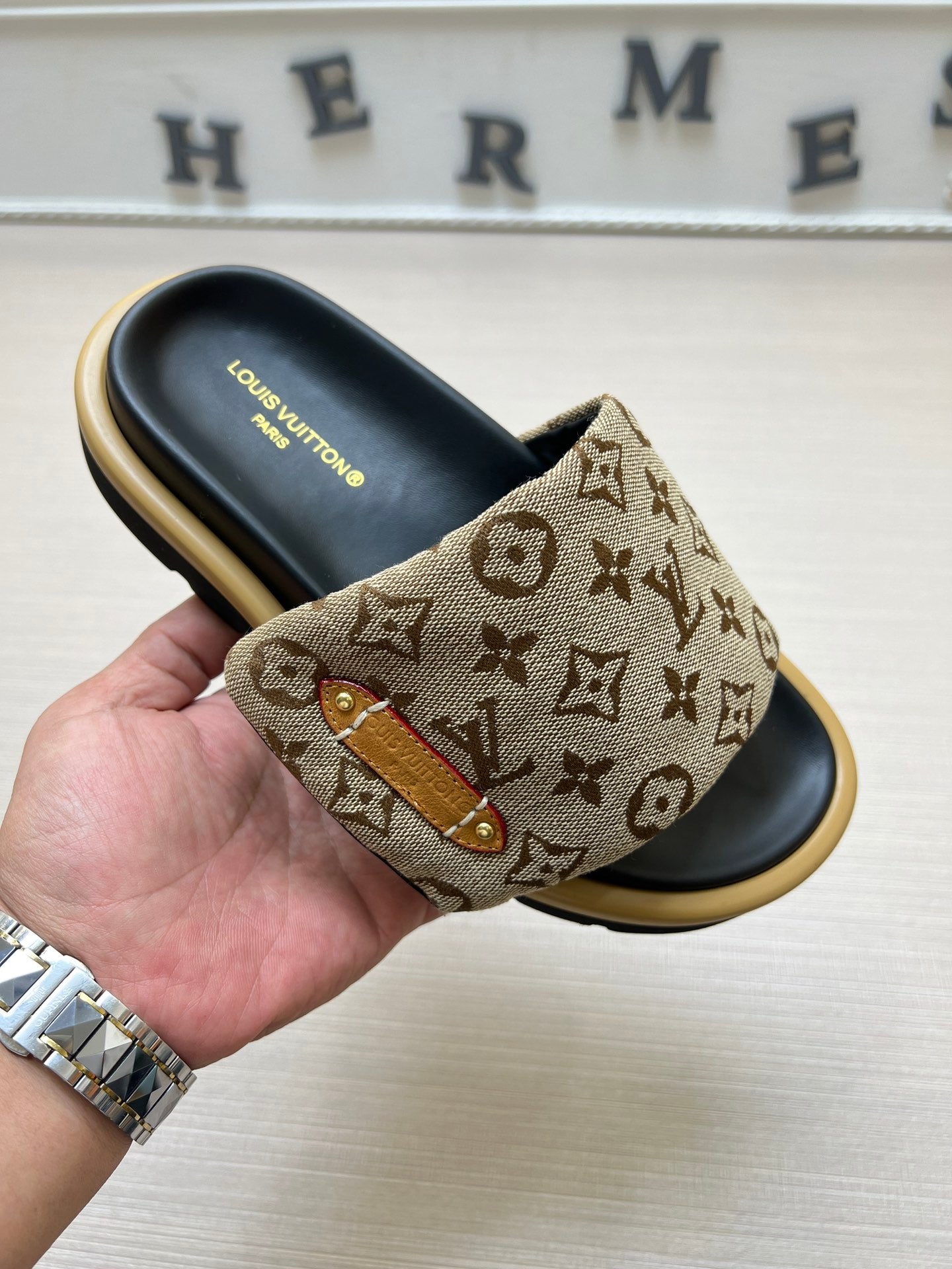 Z5ZE100 Popular slippers Sole thickness 5cm