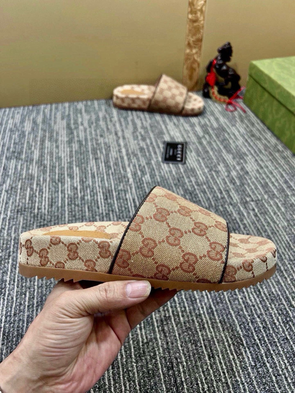 Z5R76B2 Popular Slippers
