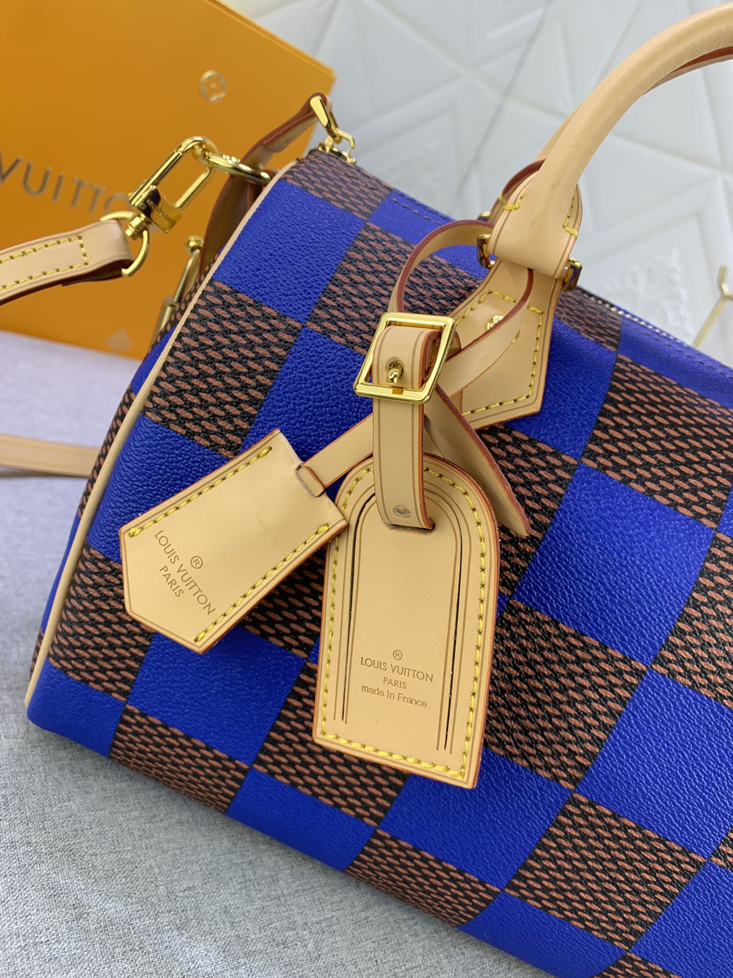 B12X44E269 Popular  leather bag 