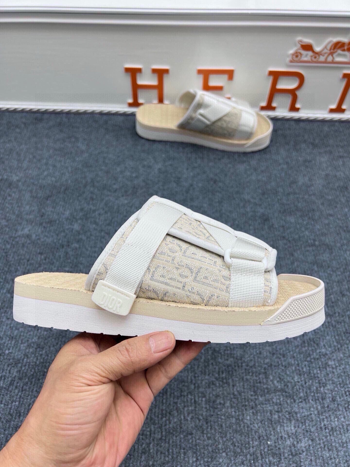 Z5Z35D305 Popular Slippers