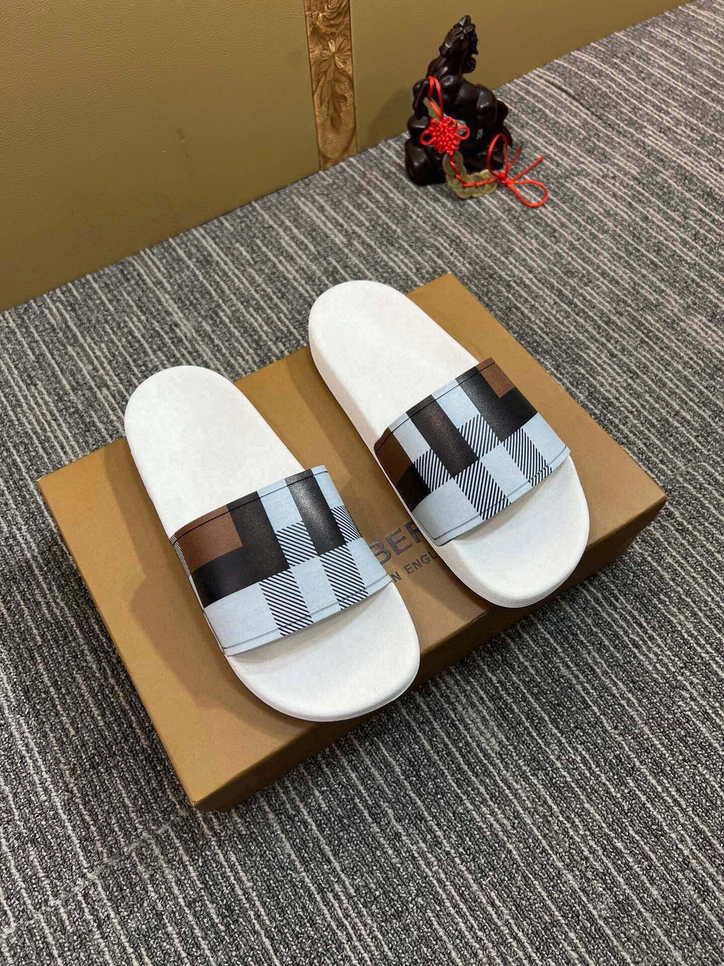 Z5Z35R262 Popular Slippers