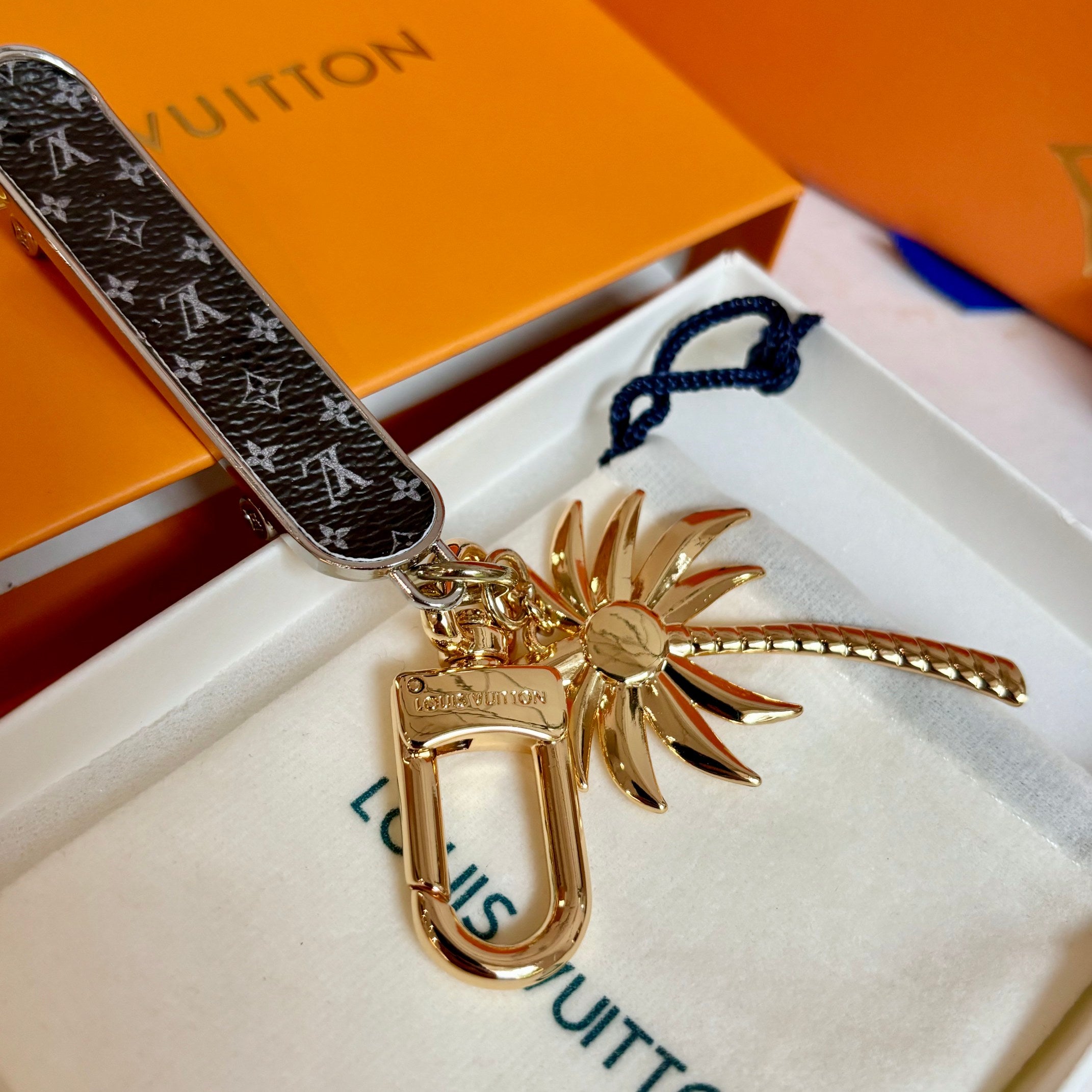 A1Q95E11 Popular bag 's charms accessories