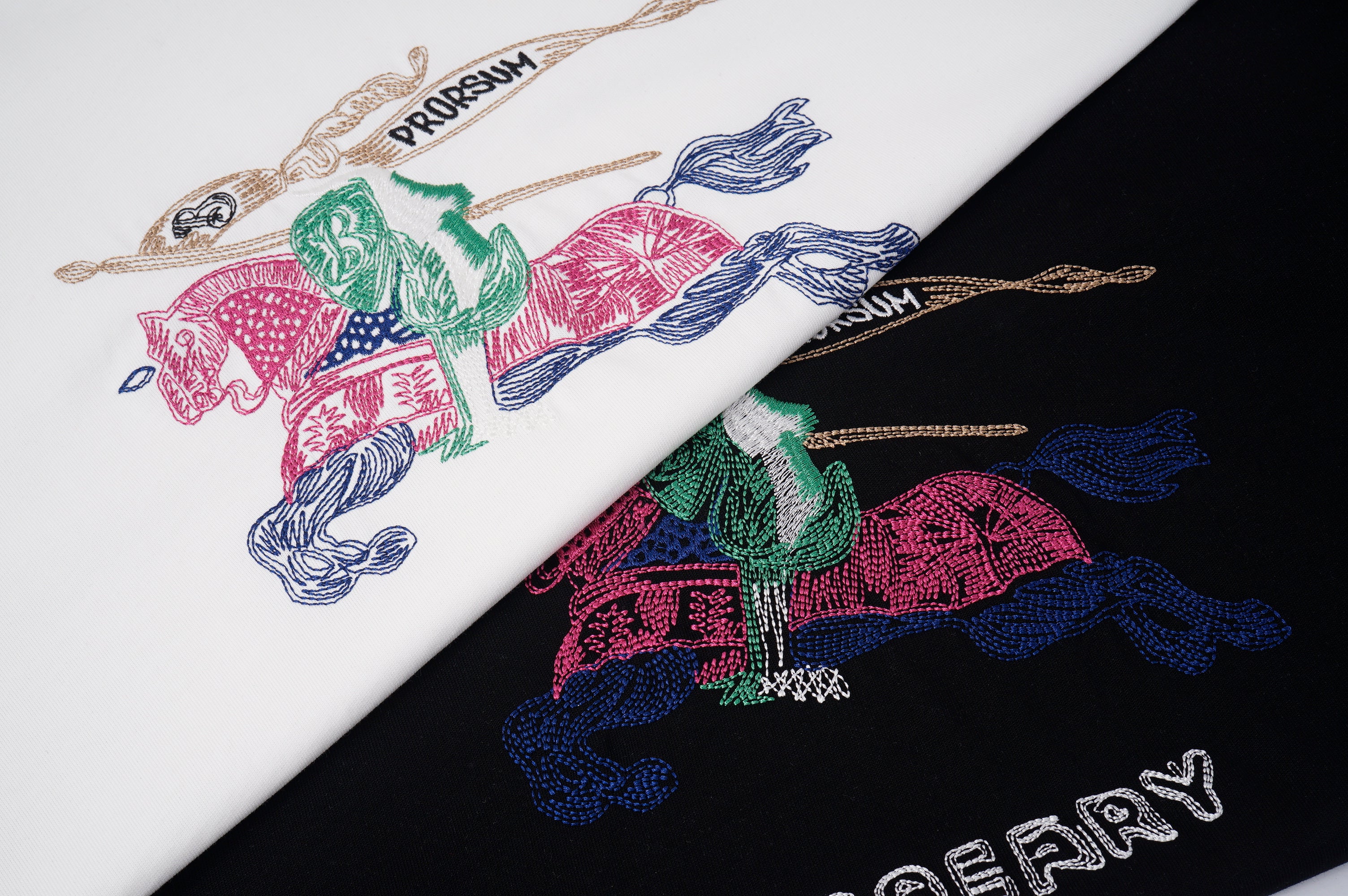 U1W25R17  Popular T-shirts