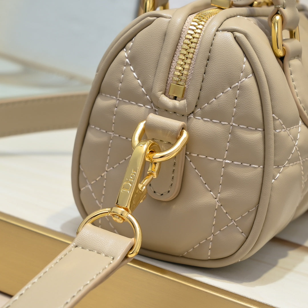 B1W15D32 Popular  leather bag