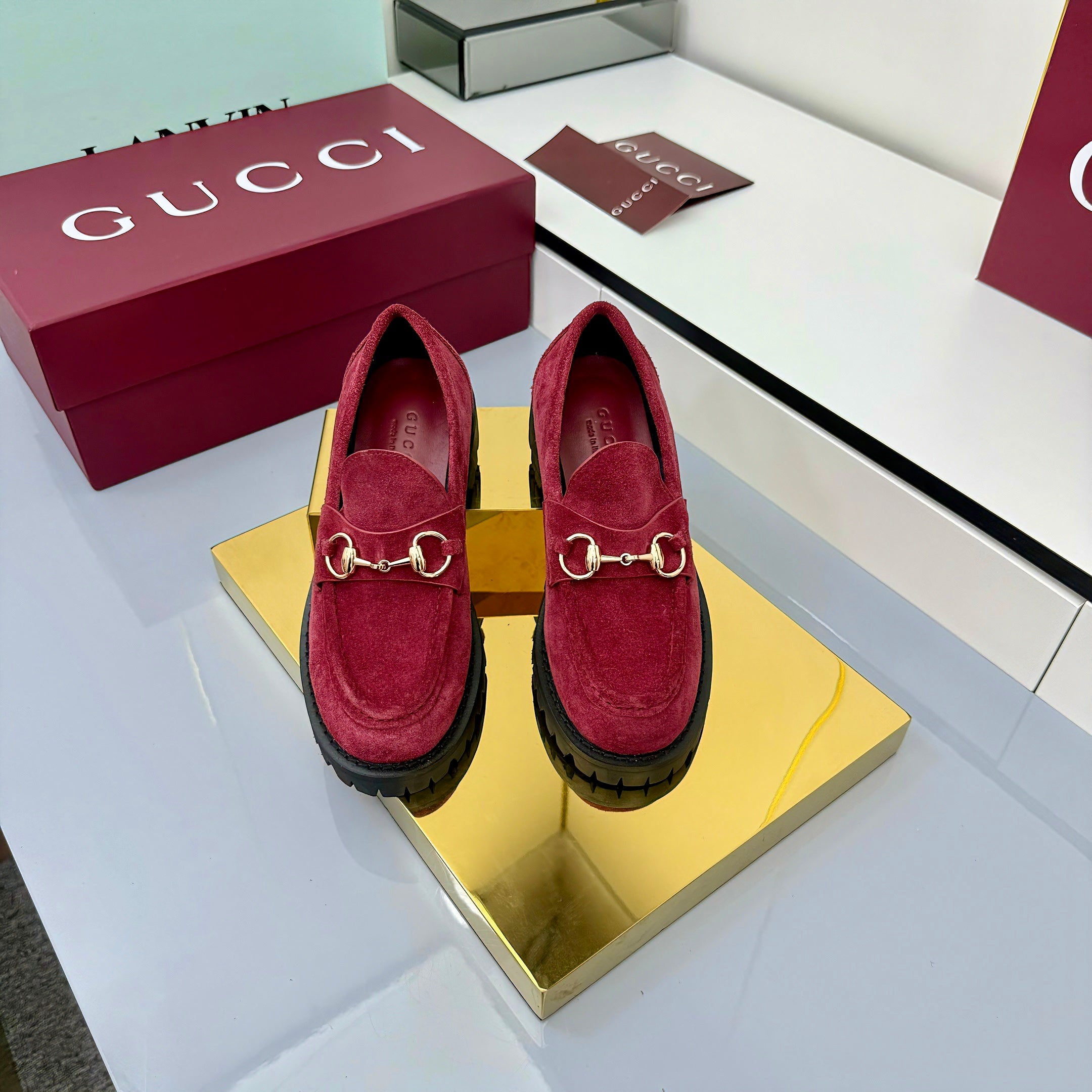 Z2Q105B304 Popular high-quality Shoes