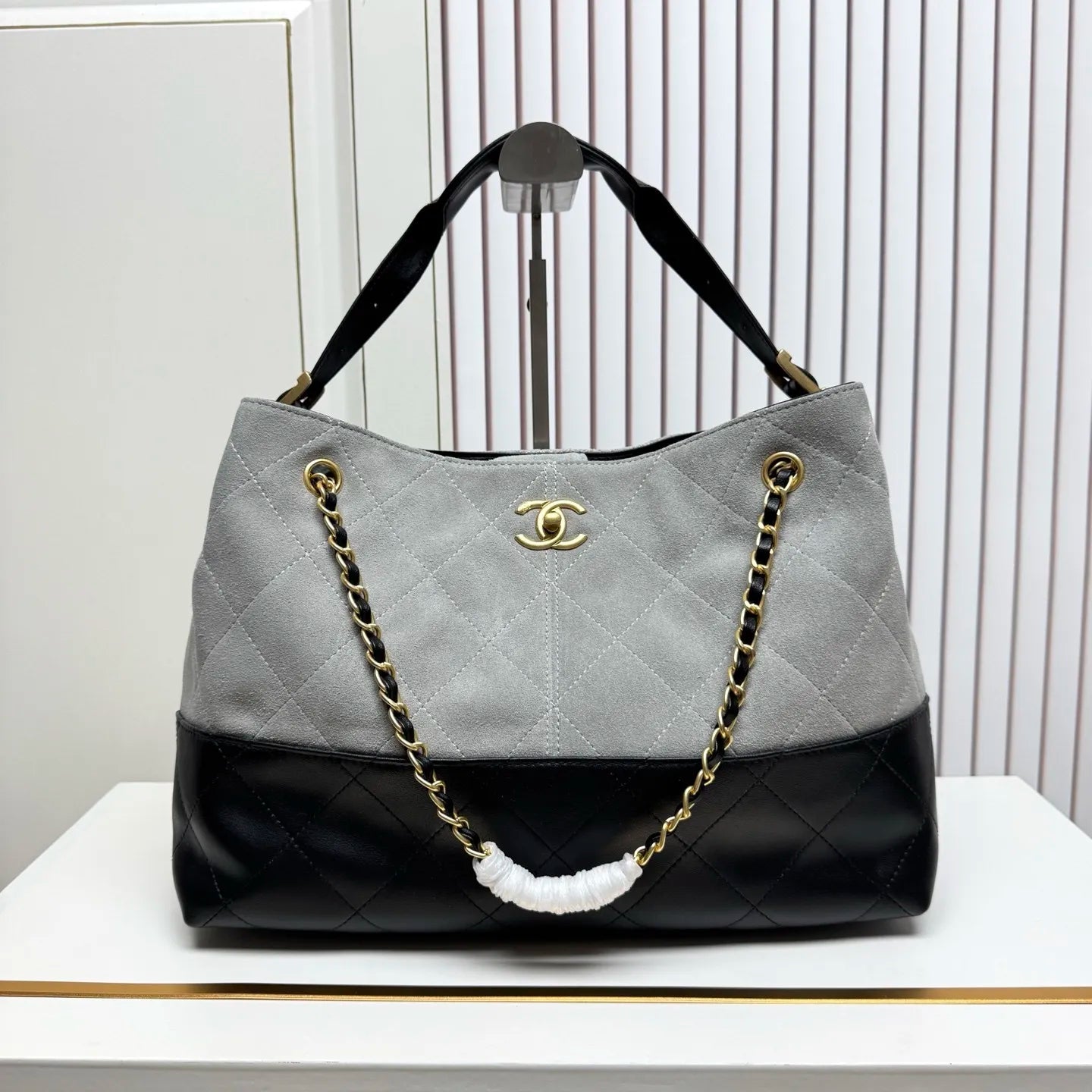 B1P46C17 Popular leather bag