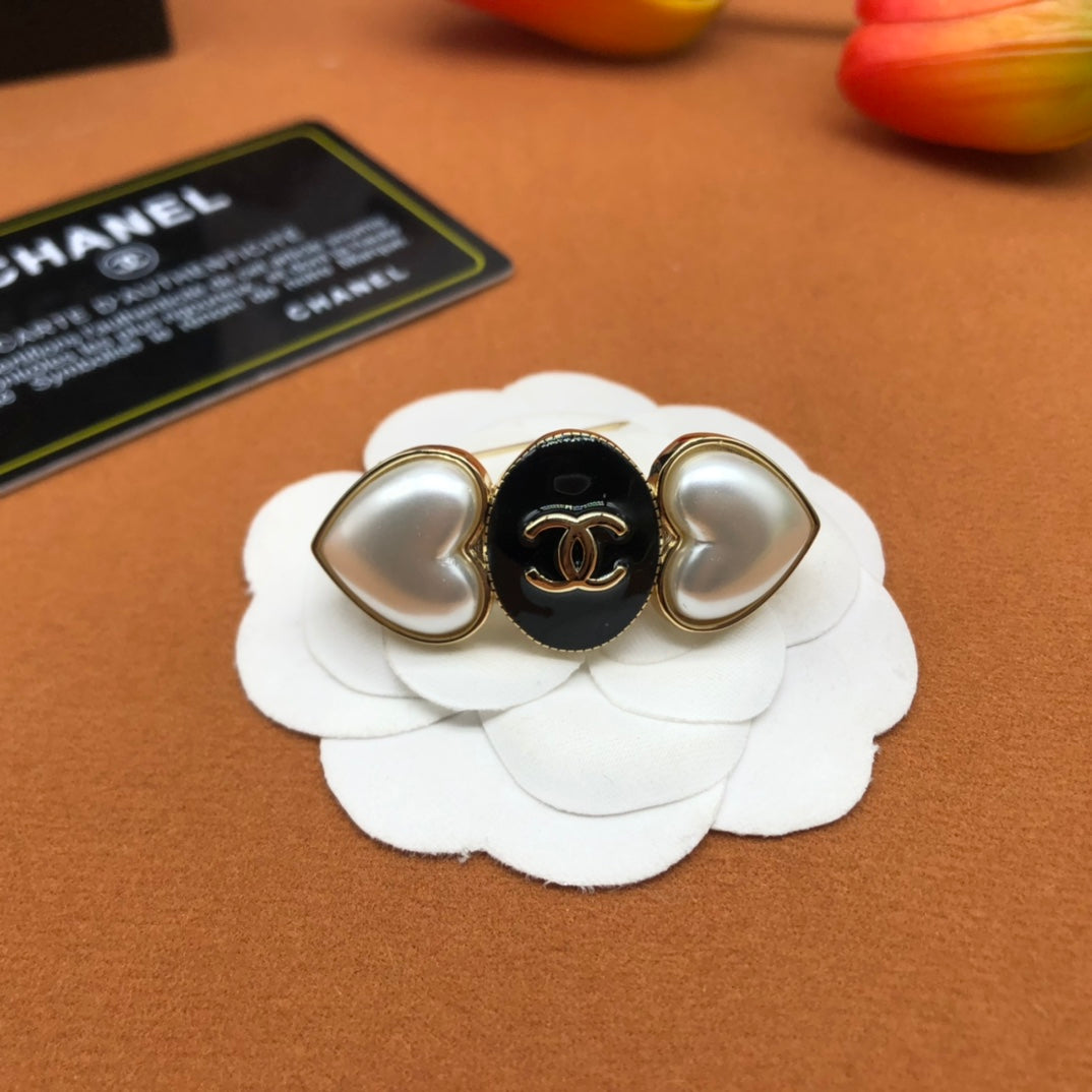 X14C858  Popular Brooch